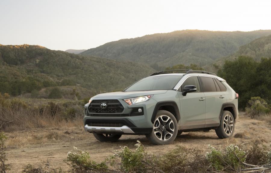  Toyota RAV4 Adventure 2018 года  (NA) (фото 34 из 196)